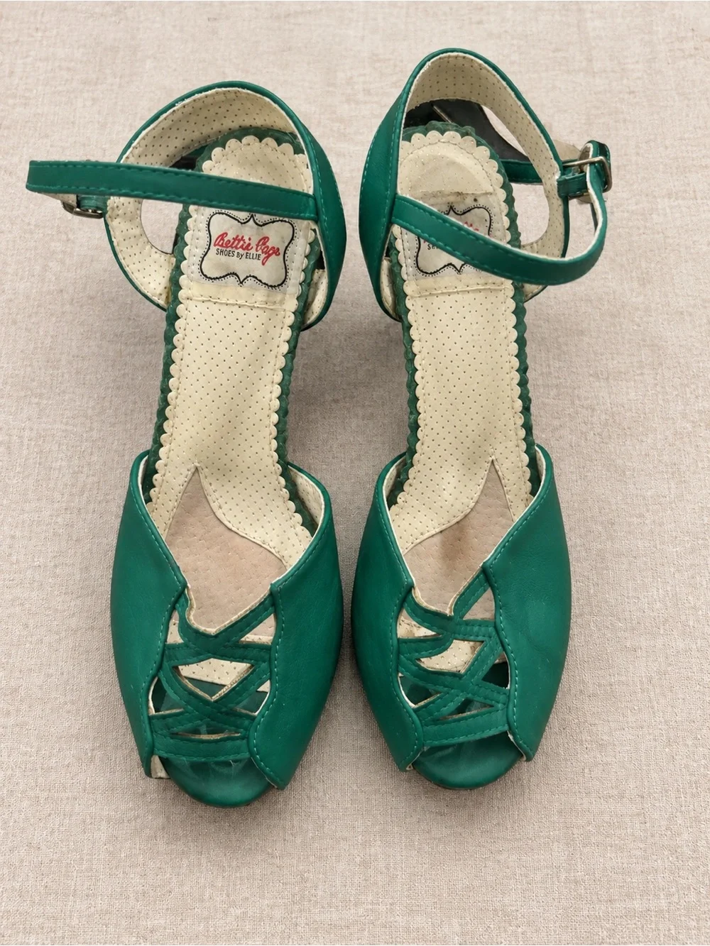 Bettie Page by Ellie Layla Green Peep Toe T-Strap Heels Retro Pinup Size (7)